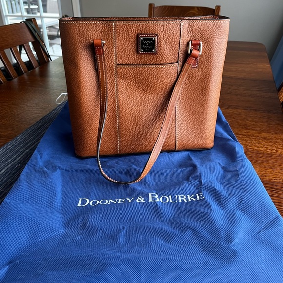 Dooney & Bourke Handbags - Dooney & Bourke Lexington Tote